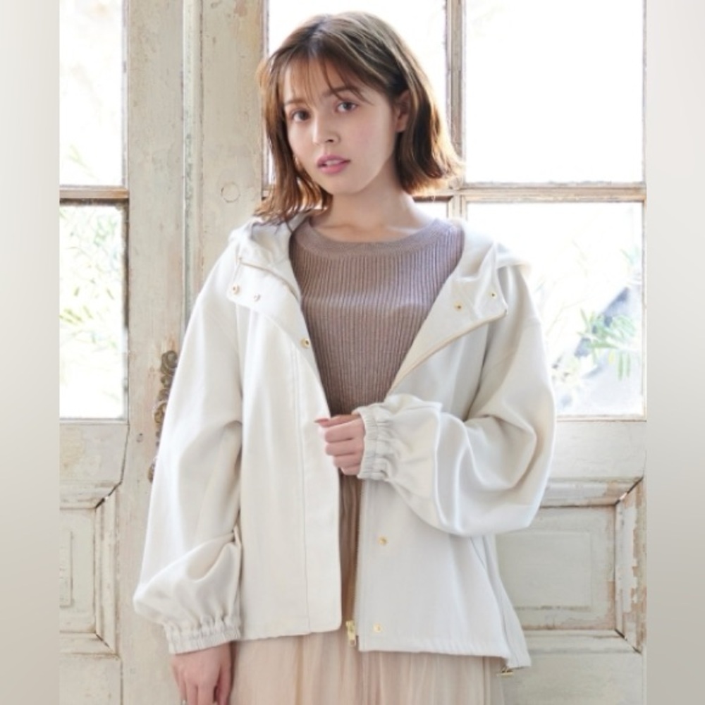 Majestic Legon Puffy-Sleeve Hooded Short Jacket Size M Ivory Kawaii Japan Spring
